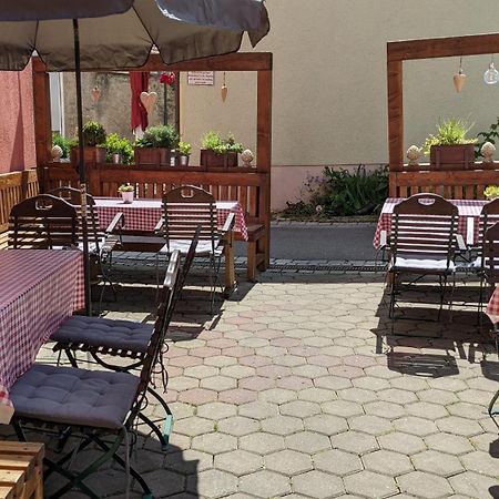 Gasthof Hotel Rose Obereisenheim Экстерьер фото