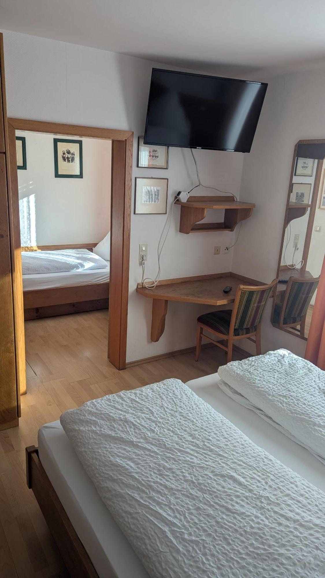 Gasthof Hotel Rose Obereisenheim Номер фото