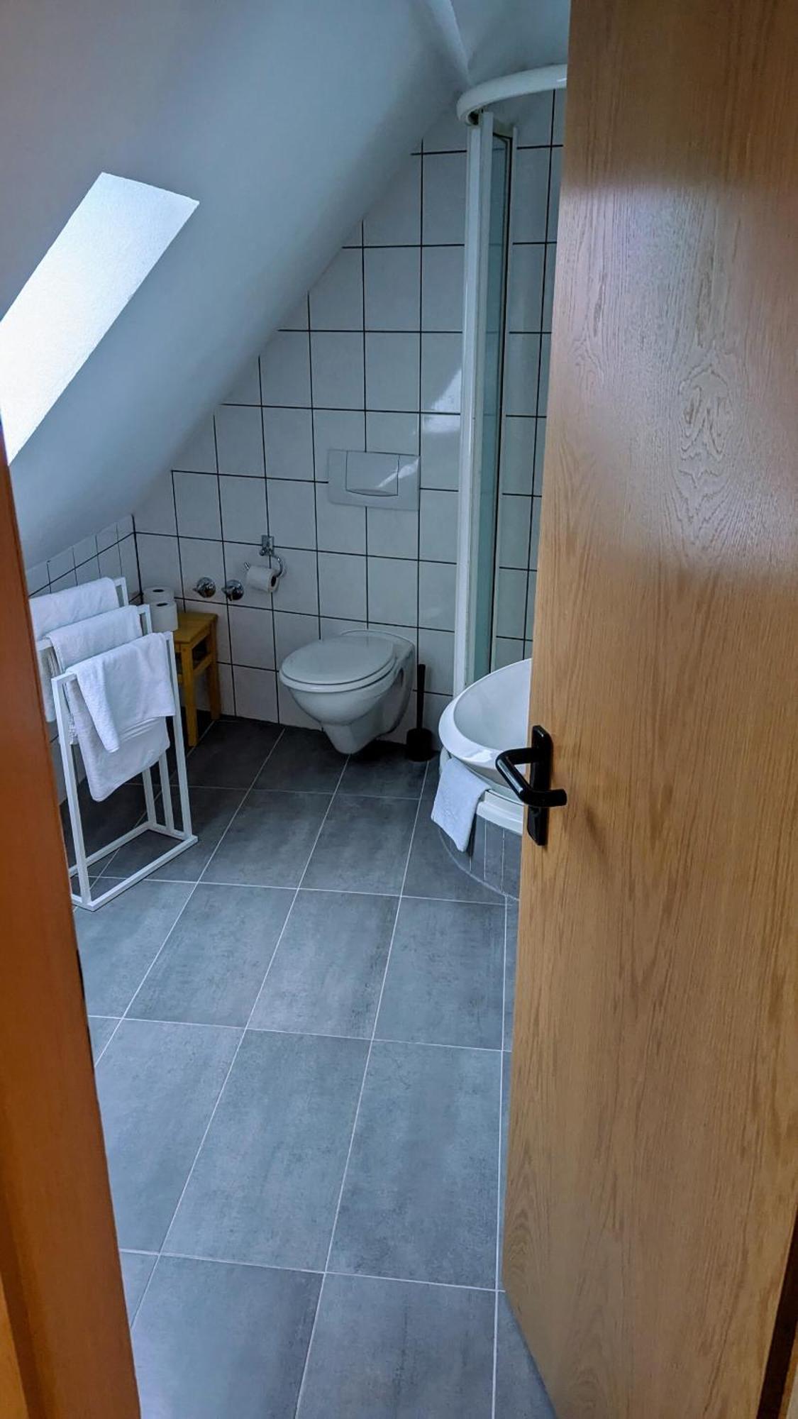 Gasthof Hotel Rose Obereisenheim Номер фото