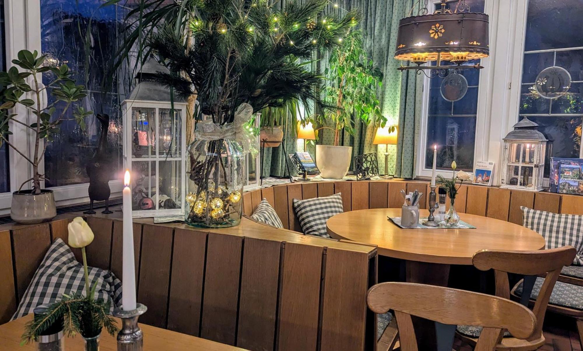 Gasthof Hotel Rose Obereisenheim Экстерьер фото
