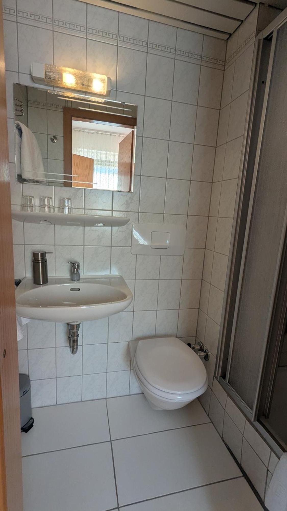 Gasthof Hotel Rose Obereisenheim Номер фото