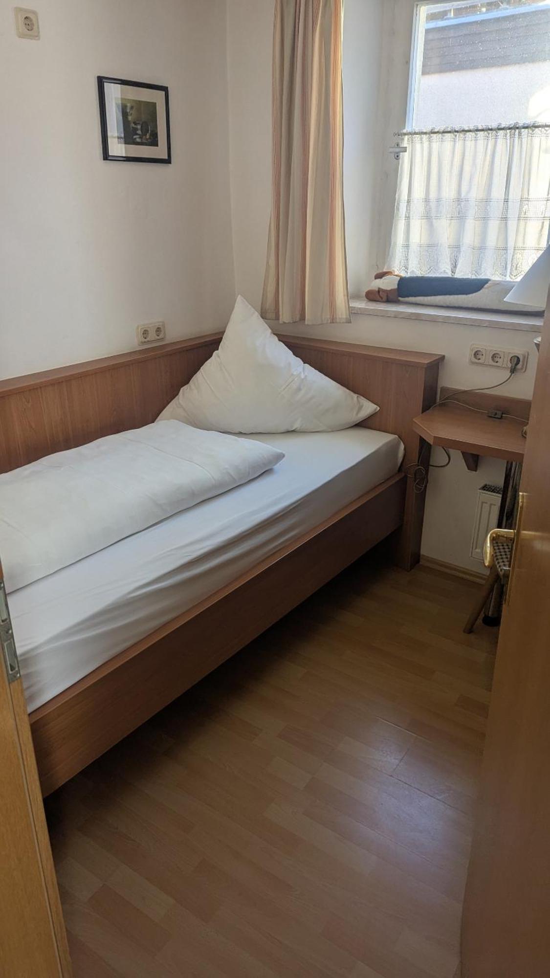 Gasthof Hotel Rose Obereisenheim Номер фото