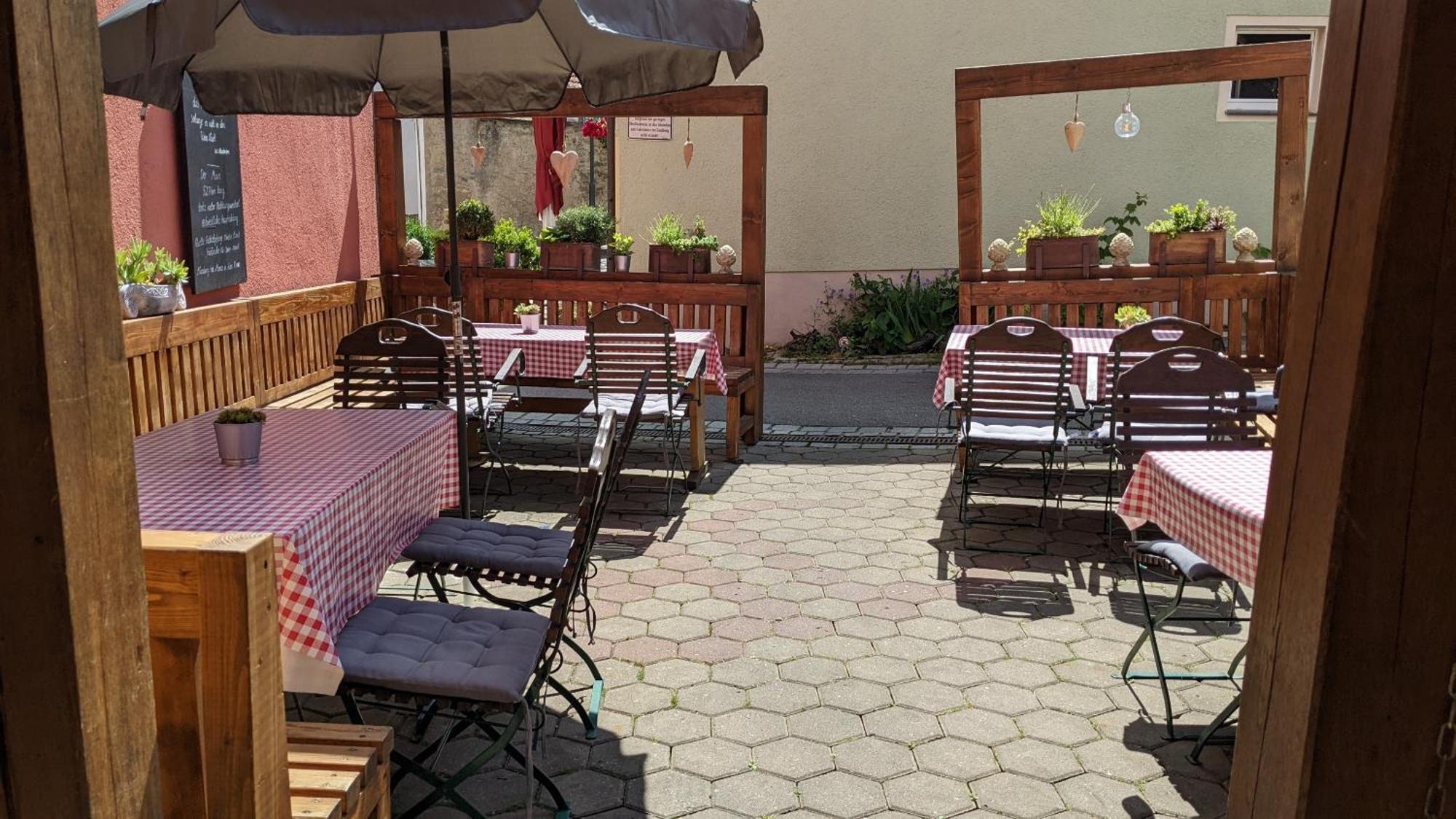 Gasthof Hotel Rose Obereisenheim Экстерьер фото