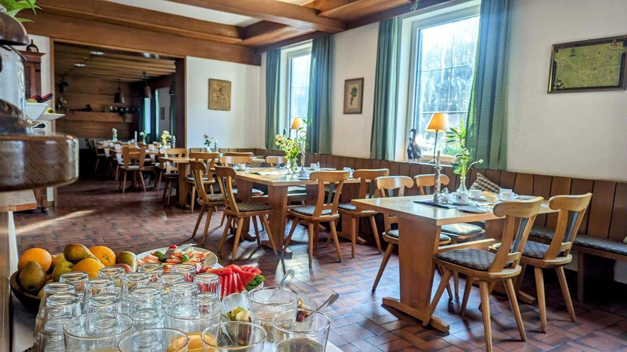 Gasthof Hotel Rose Obereisenheim Экстерьер фото