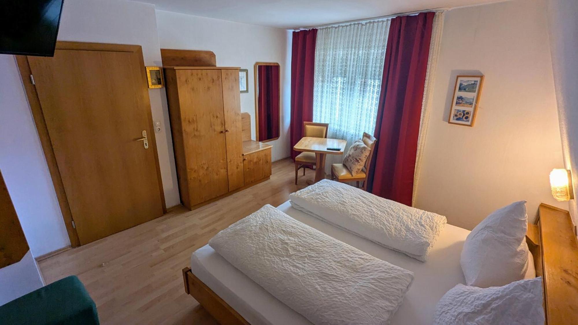 Gasthof Hotel Rose Obereisenheim Номер фото