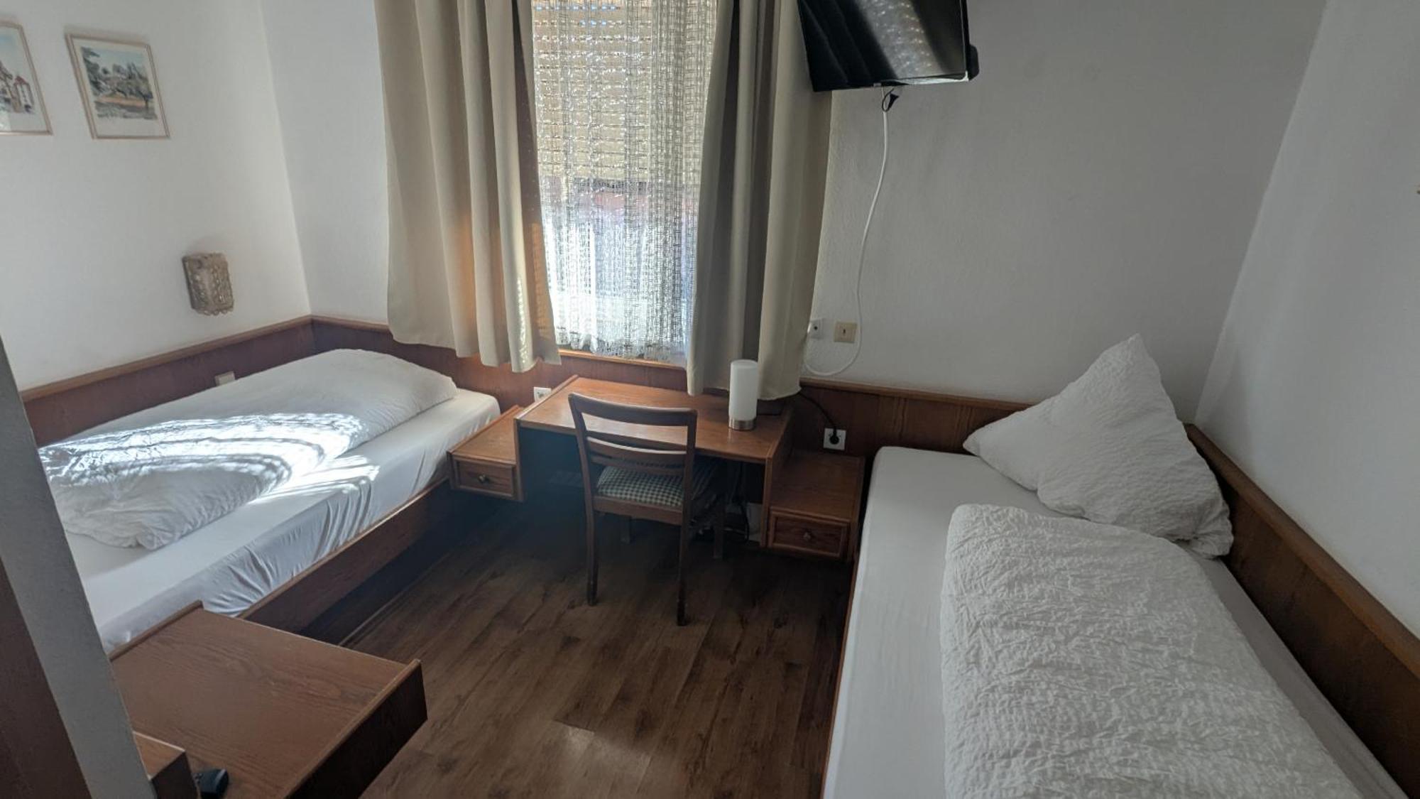Gasthof Hotel Rose Obereisenheim Номер фото